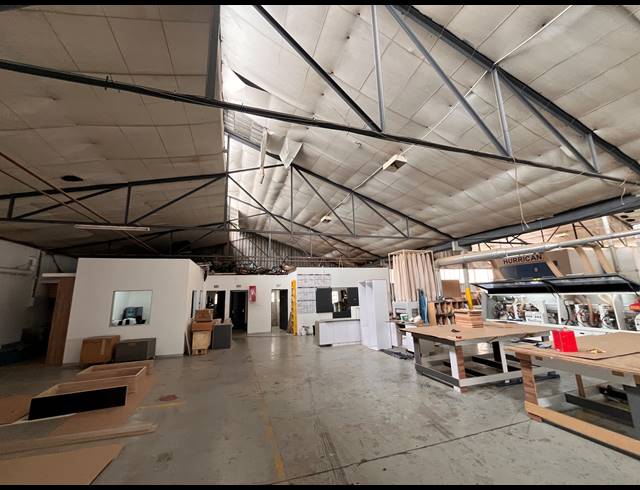 1,192M² WAREHOUSE TO LET IN SEBENZA